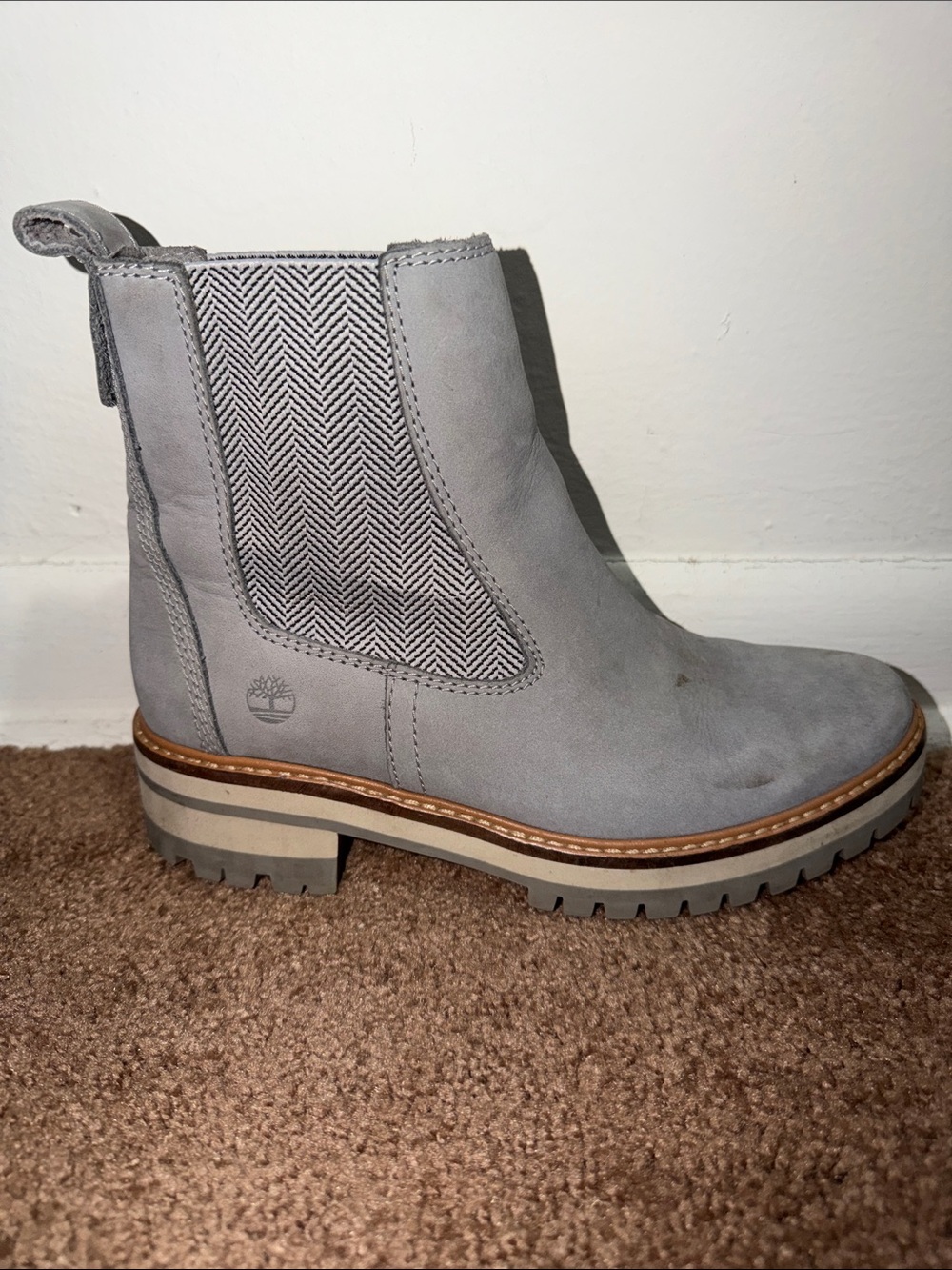 Timberland Women's Light Gray Chelsea Lug Boot